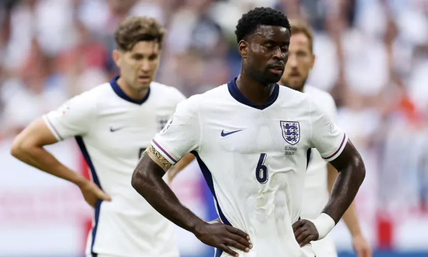 The Great Formation Debate: Back Three or Back Four?