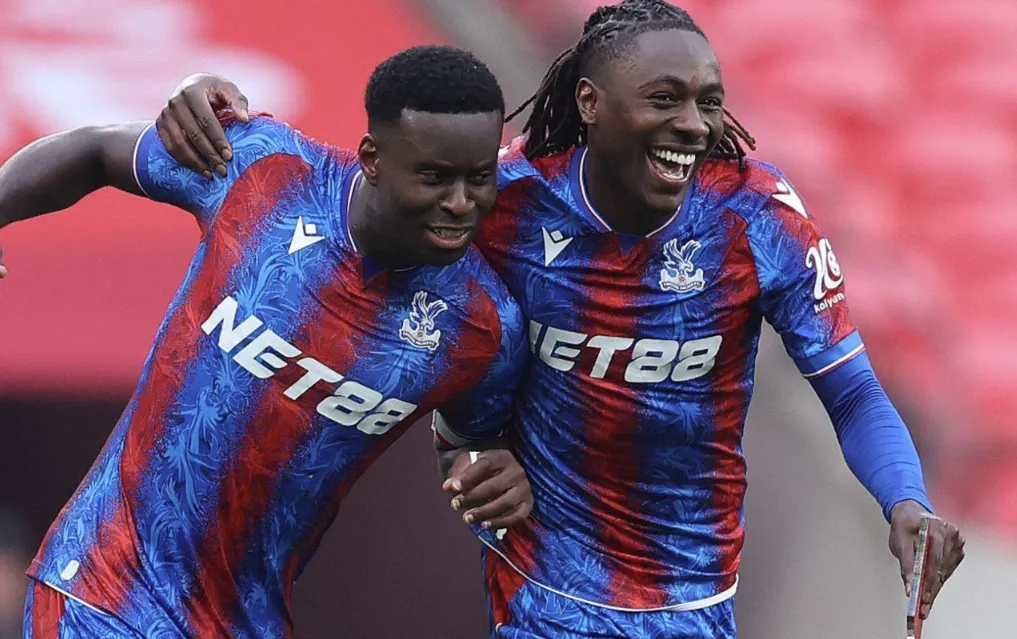 A Versatile Playmaker for Modern Football